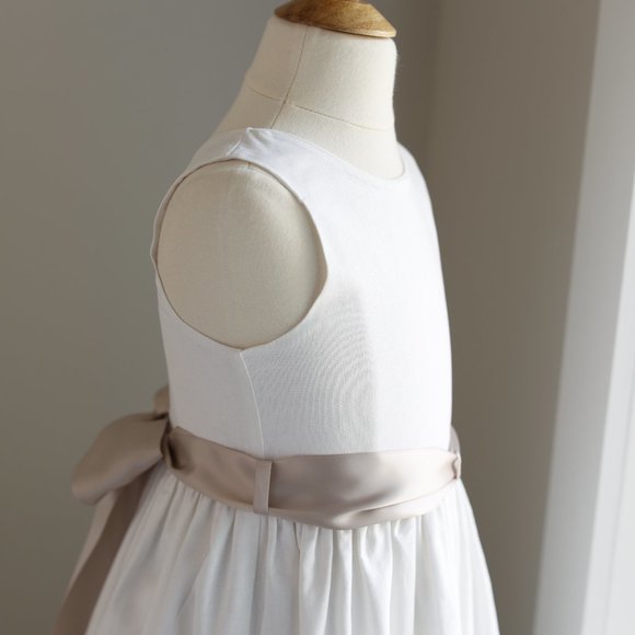 GORGEOUS White Linen Dress Champagne Satin Sash Bailey Boys NEW WITH TAGS - Picture 5 of 8